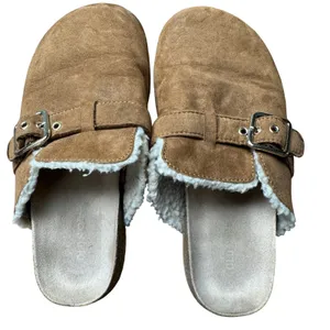 Old Navy Cozy Clog Chestnut Faux Suede Sherpa Lined Buckle‎ Mule Shoes thumbnail 1