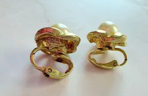 Vintage Dainty Gold Tone Faux Pearl Clip-on Costume Earrings thumbnail 4