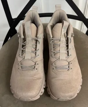 7.5 On Cloud Hi Monochrome Desert/Taupe High-top running Sneakers thumbnail 1