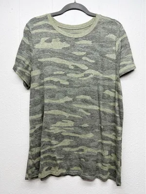 Torrid Classic Fit Camo T-Shirt Womens 1X Lightweight Casual Stretch Minimalist thumbnail 1