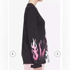 Hot Topic Sanrio Kuromi Pink flames T- shirt SZ M thumbnail 7