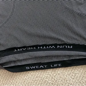 LULULEMON Swiftly Tech Short Sleeve Crew T-Shirt 6 Hyper Stripe Black Like New thumbnail 7