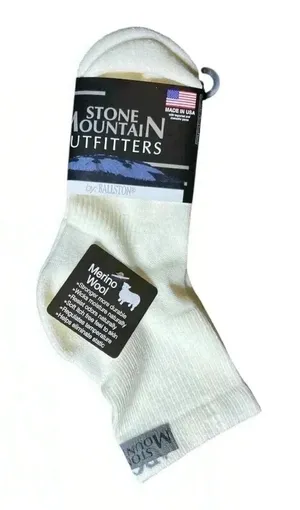 Stone Mountain Accessories Ivory women’s Socks size small. thumbnail 1