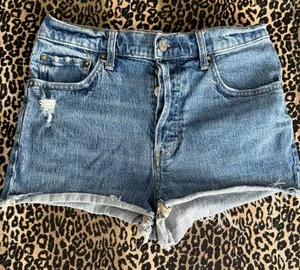 GAP Distressed‎ Blue Jean Shorts Size 6 thumbnail 1