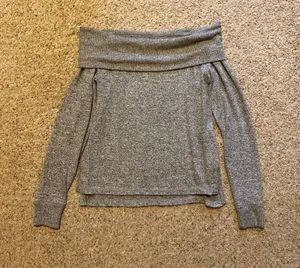 ‼️Abercrombie Cozy Off-the-Shoulder Lightweight Sweater Top‼️ thumbnail 5