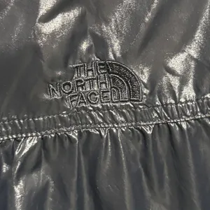 The North Face Hide away hoodie Woman's Black Shiny Windbreaker Full‎ Zip Small thumbnail 8
