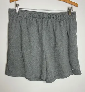 Nike Training Shorts Womens Large Gray Excellent Dri-FIT Athletic DX6024-068 thumbnail 1