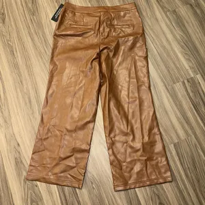 Bagatelle‎ Womens Cognac Faux Leather Cropped Wide Leg Flare Pants Size M thumbnail 3