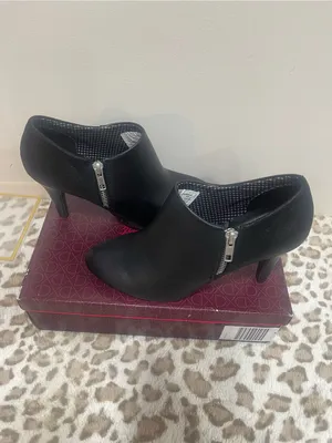 Black Slip-On Pointed Ankle Booties - Women's Fashion thumbnail 4