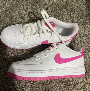Nike Air Force 1 thumbnail 1