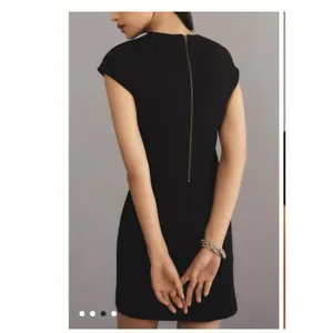NWT Maeve by Anthropologie Black Cap-Sleeve Seamed Shift Mini Dress Size Medium thumbnail 2