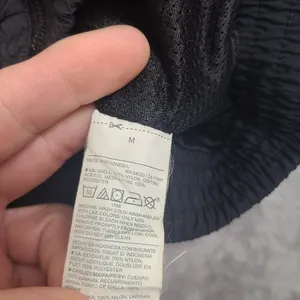 Old Navy Women's Rain Jacket Water Resistant Size Medium Full Zip Hooded Pockets thumbnail 7