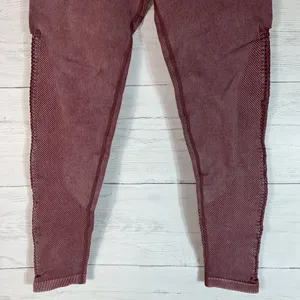 Offline By Aerie Size Medium Real Me Hi Rise 7/8 Leggings burgundy thumbnail 3