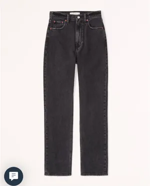 Abercrombie High-Rise Ankle Straight Jeans thumbnail 4