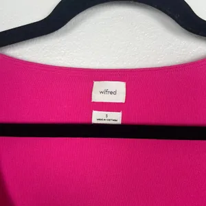 Wilfred‎ Women's Pink Long Sleeve Ruched Cropped Square Neck Tee Sz S thumbnail 2