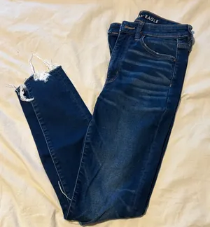 American Eagle Outfitters Women's Dark Blue Skinny Jeans thumbnail 1