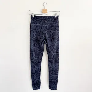 Anthropologie All Fenix Leggings Medium High Rise 7/8 Yoga Blue Snake Print M thumbnail 4