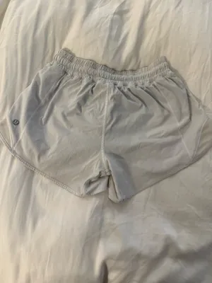 Lululemon Hotty Hot 4" Shorts Low-Rise thumbnail 2