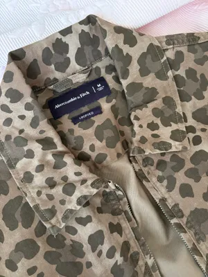 Abercrombie leopard print jacket thumbnail 2