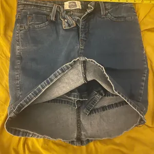 Levi's Signature by Levi Strauss Dark Indigo Denim Skort thumbnail 2