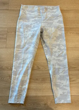 Lululemon Wunder Under High Rise Tight 25” Luxtreme Incognito Camo Size 12 thumbnail 1