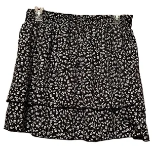Shein Curve Black and White Floral Ruffle Tiered Skirt 2XL thumbnail 2