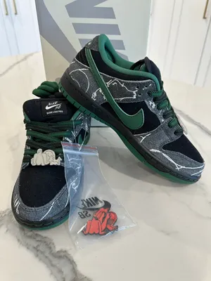 Nike SB Dunk Low Sneakers thumbnail 1