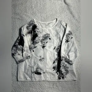 Blouse size medium Black thumbnail 1