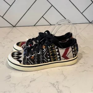 KEEN Elsa IV sneakers with a tribal Aztec indigenous patchwork pattern size 7 thumbnail 5