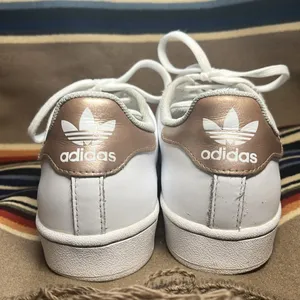 Adidas Women’s Superstar Sneakers Size 9 thumbnail 3