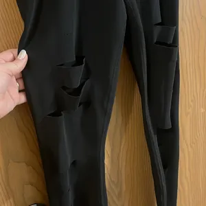 Alo Yoga High Waisted Ripped Warrior Black Leggings Small‎ thumbnail 7