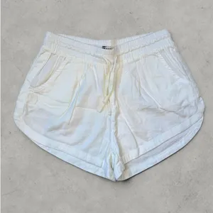 Billabong Women's Road Trippin Cotton Elastic Waist Shorts Size M White NWOT thumbnail 2