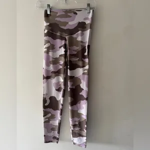 Aerie Real Me Buttery Soft Hi‎ Rise 7/8 Purple Camo Leggings thumbnail 2