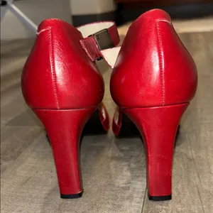 Vintage Bandolino Elegant Red Women's Heels thumbnail 3