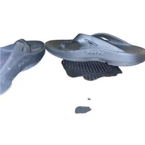 Oofos black sandals size 8 thumbnail 3