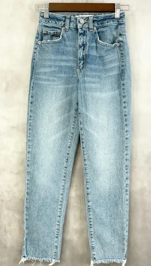 Garage Straight Leg Jeans Size 00 Minimalist Clean Girl Capsule Clean Girl Urban thumbnail 1