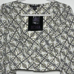 LOVE X DESIGN Geometric Print Cropped Blouse Long Sleeve Women's Size S‎ thumbnail 3