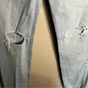 Levi's Lo Pro Straight Light Blue Distressed Slouchy‎ Mid Rise Denim Jeans thumbnail 7
