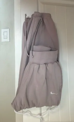 Nike Sweatpants thumbnail 1