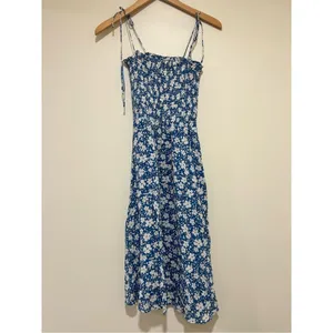 NWOT Reformation Sable Smocked Tie Midi Dress in Mari Blue White Floral Size XS thumbnail 2