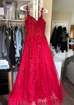Size 6 prom dress Red thumbnail 1