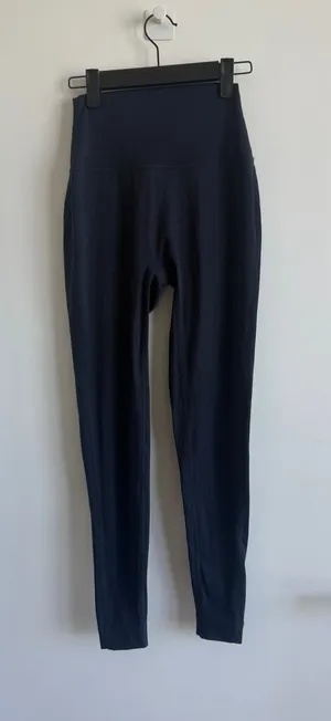 SET Active Navy Blue Performance Leggings thumbnail 1