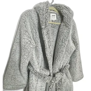 Aerie Gray Sherpa Hooded Belted Robe Cozy Fleece Spa Lounge Warm Pockets Bath M thumbnail 3