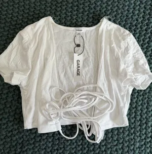 Garage Cropped Tie Front T-Shirt thumbnail 1