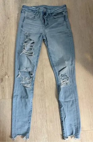 American Eagle Outfitters Light Blue Ripped Women's Skinny Jeans thumbnail 1