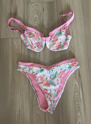 Hollister bikini  thumbnail 1