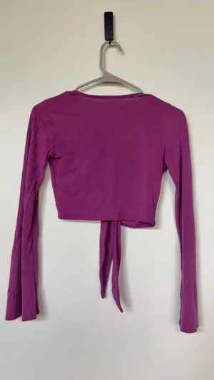 Urban Outfitters Purple Cut-Out Long Cropped Sleeve Top M thumbnail 4