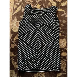 Le Shop Womens Black White Striped Geometric Chevron Tank Top Sleeveless Large thumbnail 2