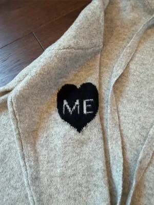 On You Heart Hoodie Sweater Size Medium - C30-067 thumbnail 5