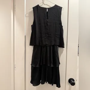 Sam Edelman Black Satin Sleeveless‎ Tiered Ruffled Shift Minidress Size 2 thumbnail 5